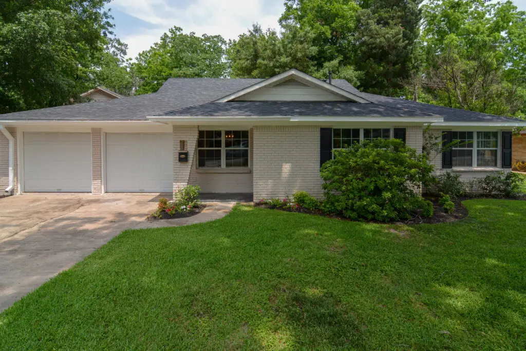 Houston Texas Roof Repair and Replacement, All Out Roofing,